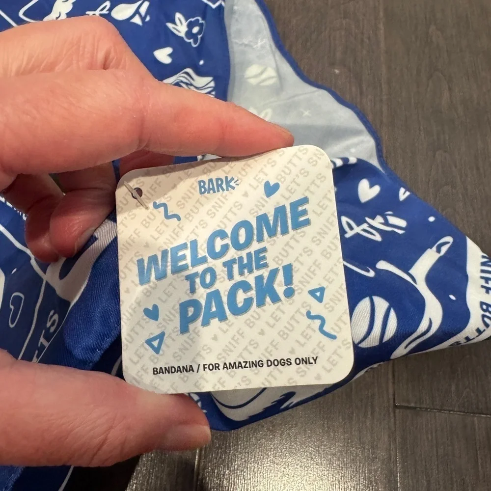 NWT Barkbox Let’s Sniff Butts Blue Bandana with Playful Print